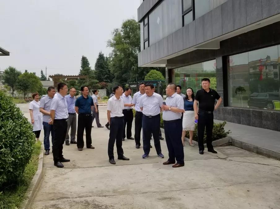 南通市当局向导一行到临福康•乐寿园调研、引导