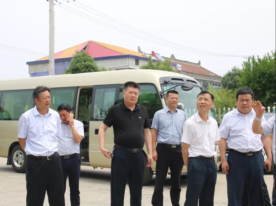 南通市当局向导一行到临福康•乐寿园调研、引导